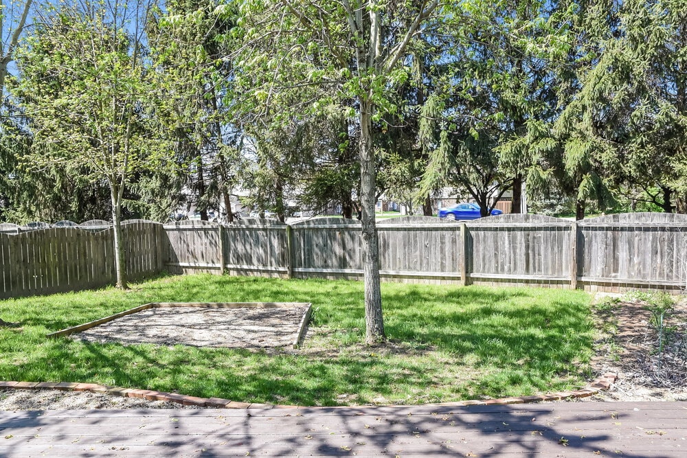 Building Photo - 6693 Laburnum Dr