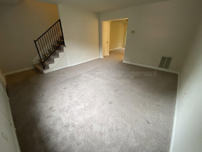 Building Photo - 14 Manchester Ct