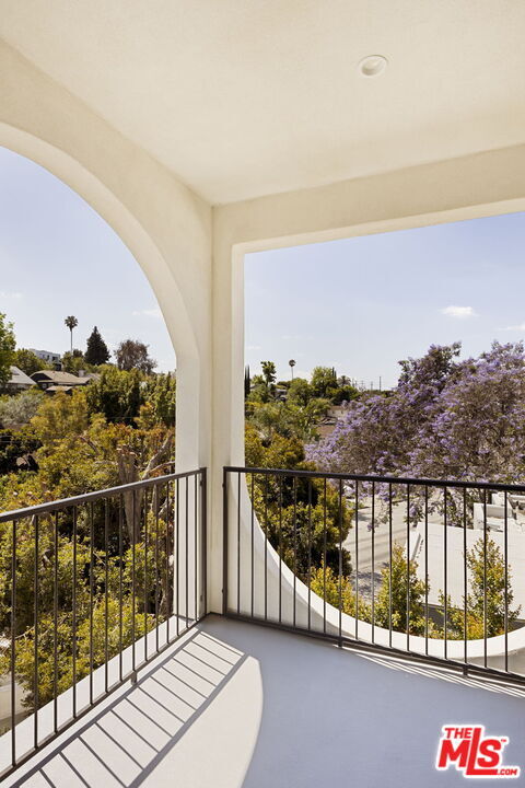 Building Photo - 741 Silver Lake Blvd
