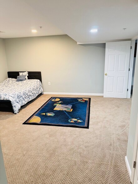 Building Photo - 13104 Bay Hill Dr