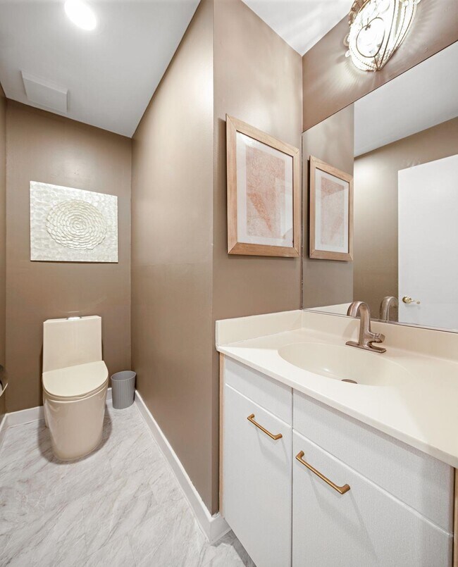 Building Photo - 11A Riverview Cir