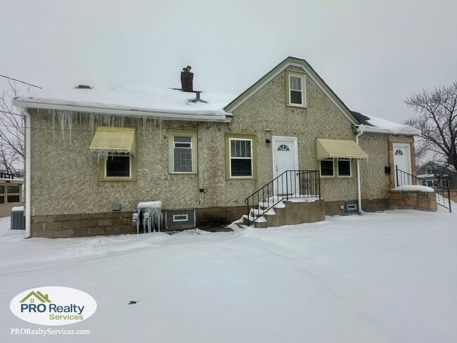 Building Photo - 4001-4003 N Bryant Ave