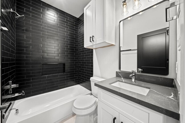 Building Photo - 4930 Chennault Rd