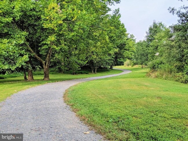 Building Photo - 1 Bentmoor Ct