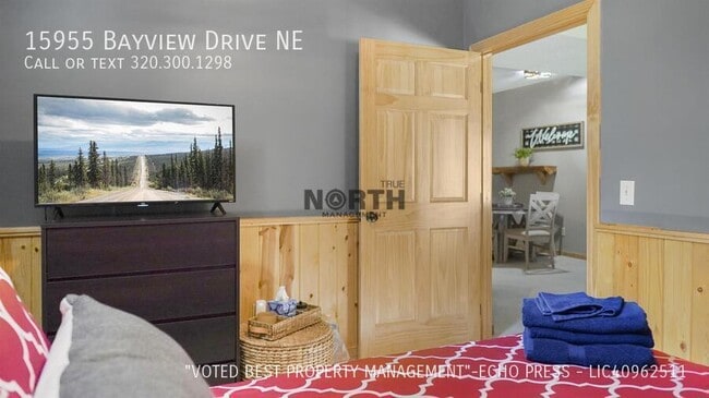 Building Photo - 15955 Bayview Dr NE