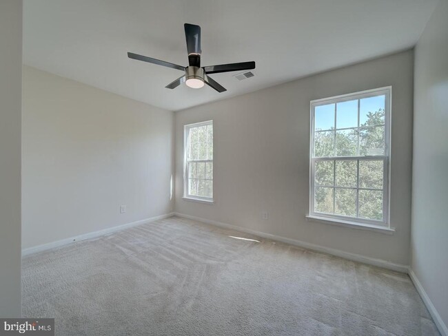 Building Photo - 45818 Winding Branch Terrace