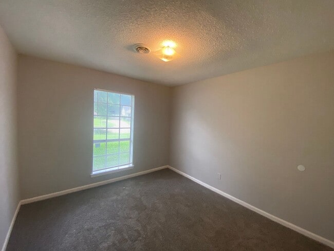 Building Photo - 5373 Sputnik Dr