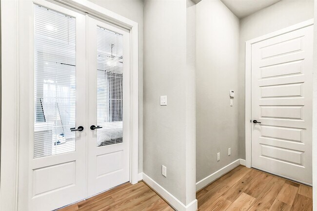 Building Photo - 28289 Emerald Bnd