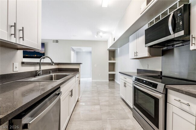 Building Photo - 2615 W Gary Ave