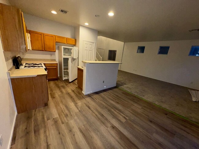 Building Photo - Fresh Paint/New Flooring all inside! Four ...