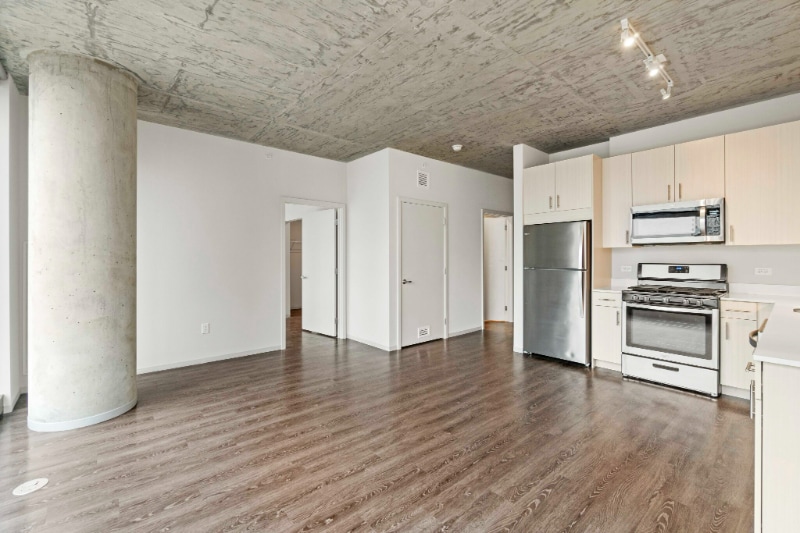 Building Photo - 713 S Clark St