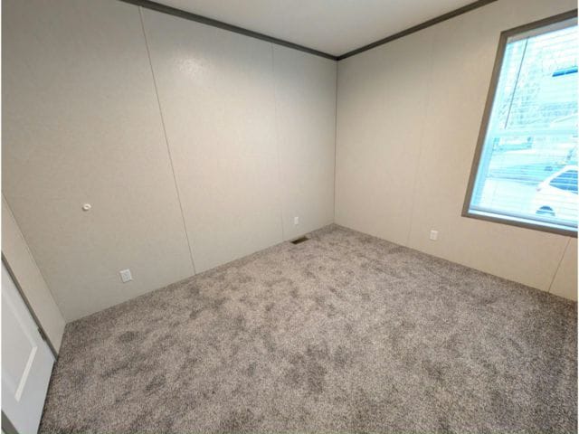 Building Photo - 153 Lynn Ln