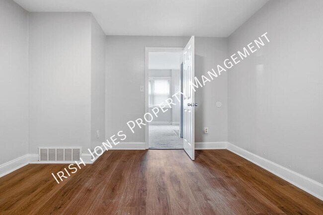 Building Photo - 435 W Ferry St