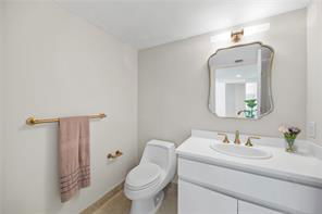 Building Photo - Collins Avenue, Sunny Isles Beach, FL 33160 - 3 BR 3 BA condo