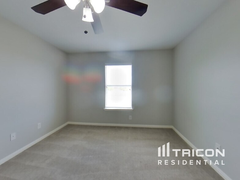 Building Photo - 5029 Hauna Ln