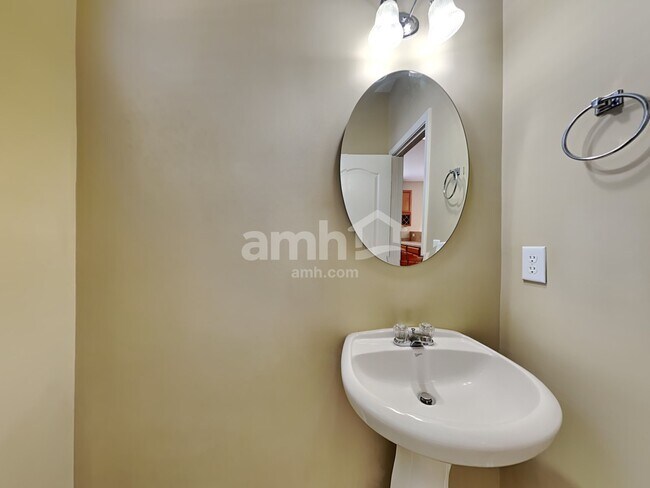 Building Photo - 141 Chemistry Cir