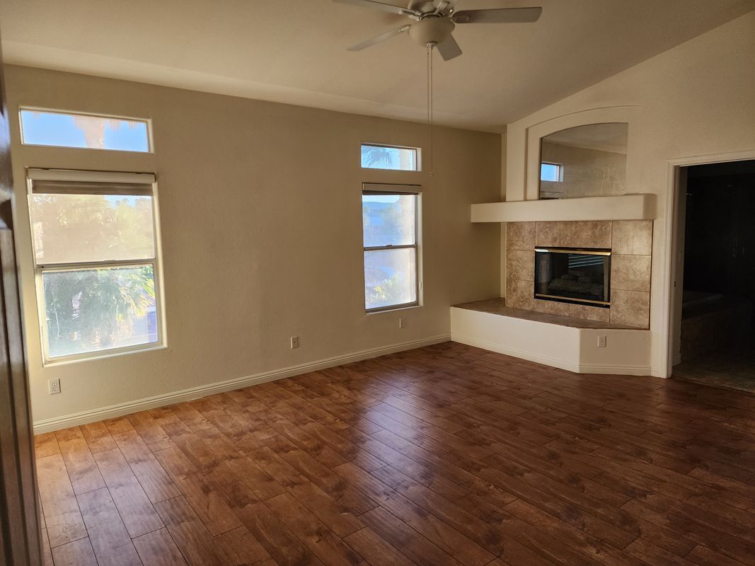 Building Photo - 8875 La Manga Ave