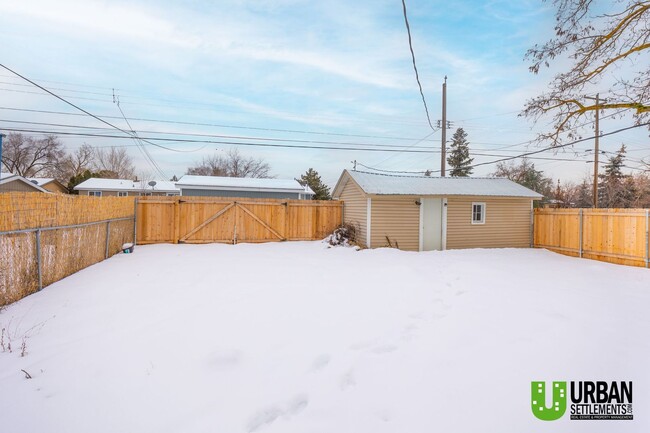 Building Photo - Charming 2-Bedroom Home for Rent in North ...