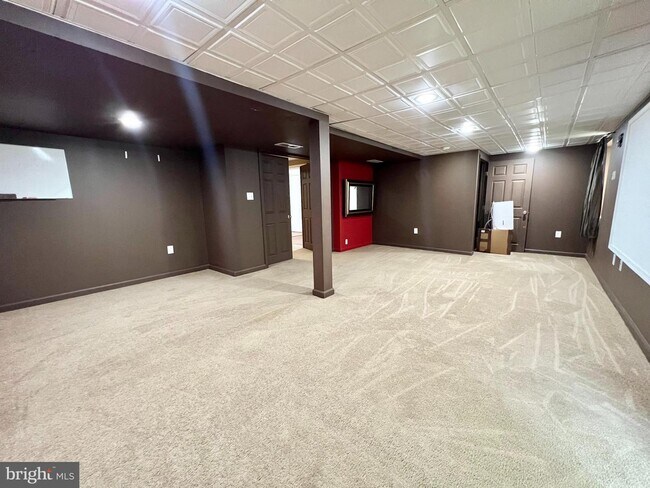 Building Photo - 8620 Trumbauer Dr