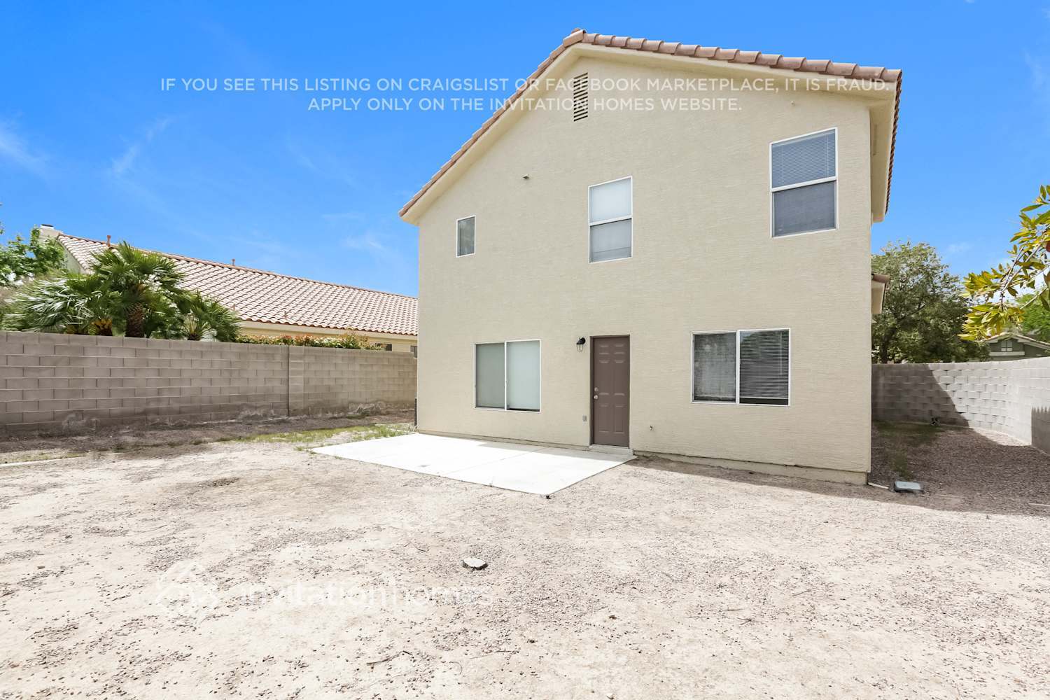 Building Photo - 1400 Desert Hills Dr