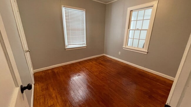 Building Photo - 2 Bedroom 1 Bath House