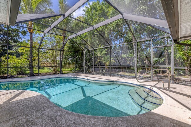 Building Photo - ** WILLOUGHBY ACRES ** POOL HOME - 3 BED / 2 BATH - PETS OK! - NORTH NAPLES - ANNUAL RENTAL