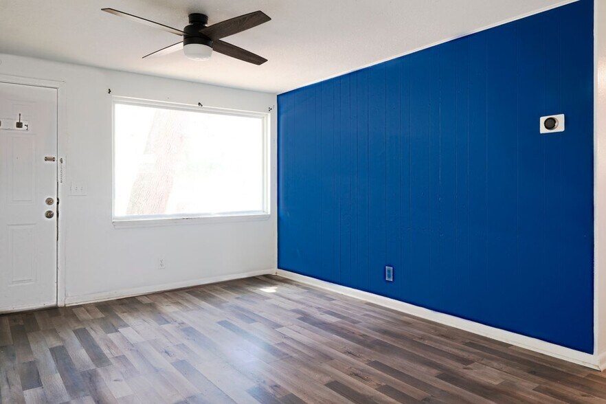 Building Photo - 395 Arora Blvd