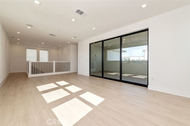 Building Photo - 228 Stage