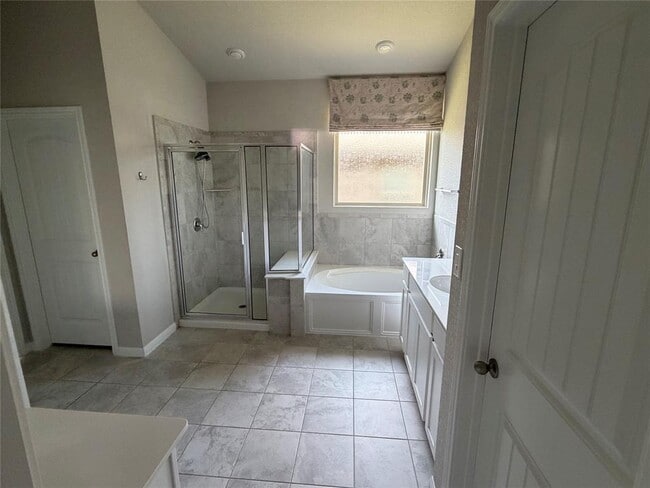Building Photo - 641 Gabrielle Anne Dr