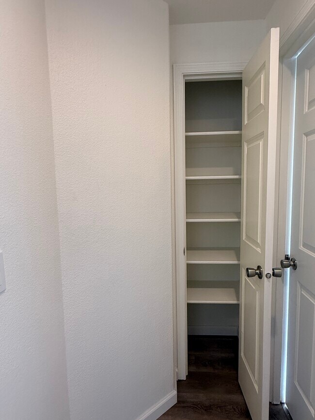 Building Photo - 1545 Fircrest Ct SE