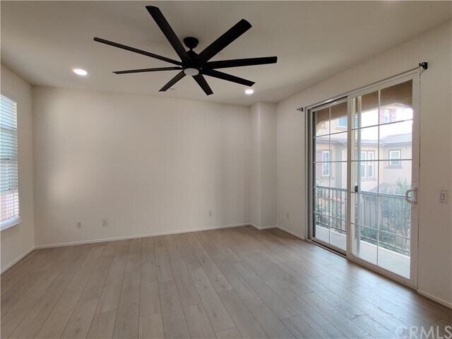 Building Photo - 259 E Santa Fe Ct