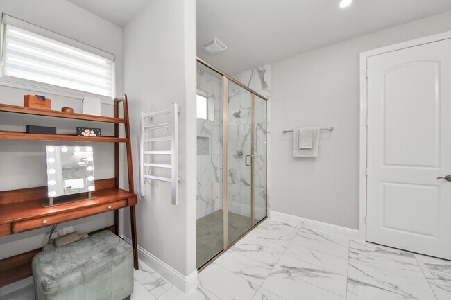Building Photo - 1110 Honey Rose Ct
