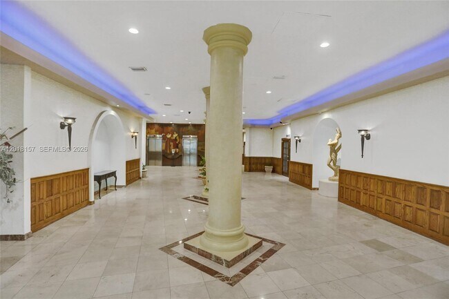 Building Photo - 3725 S Ocean Dr