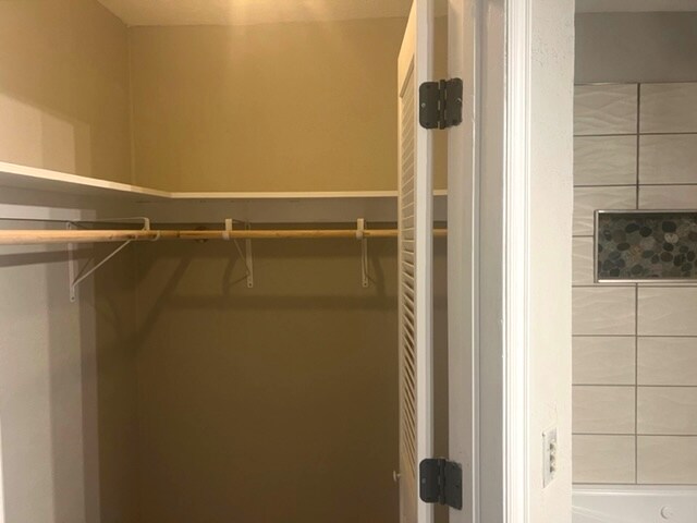 Building Photo - 5056 Clear Springs Dr