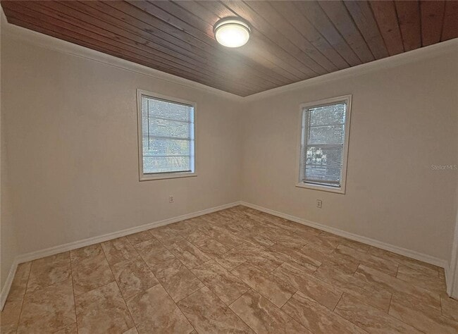 Building Photo - 3215 E Louisiana Ave