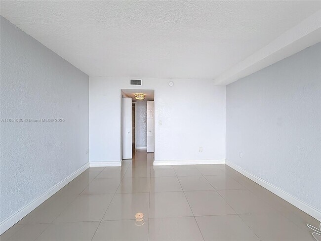 Building Photo - 1800 NW 24th Ave