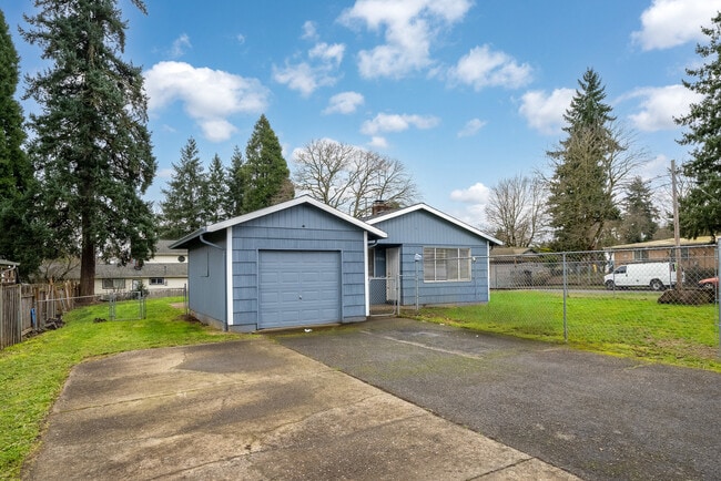 Building Photo - 15706 E Burnside St