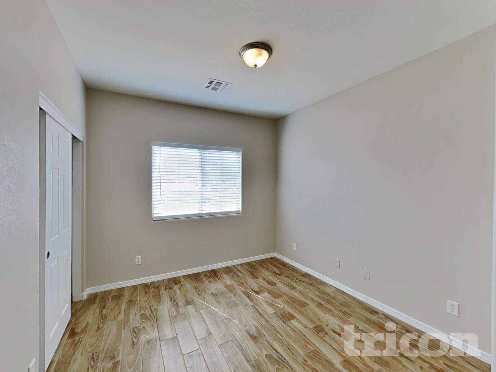 Building Photo - 5010 W Fawn Dr