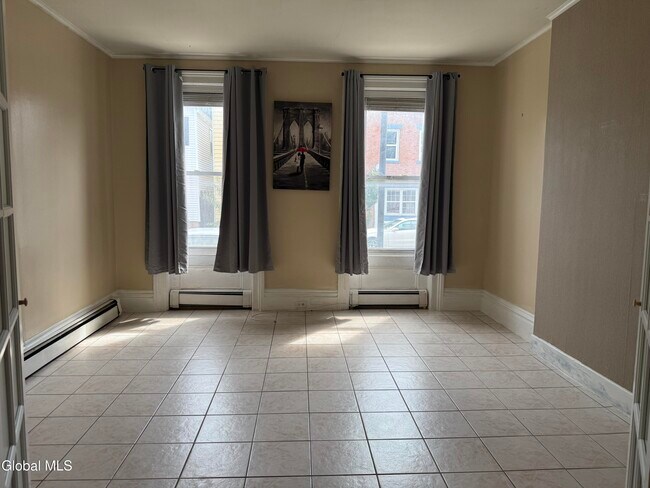 Building Photo - 403 2nd St