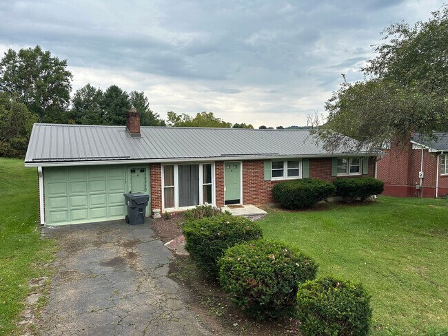 Primary Photo - ONE LEVEL BRICK RANCHER WITH EXTRA LARGE LOT