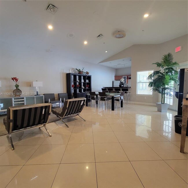 Building Photo - 12400 Vista Isles Dr