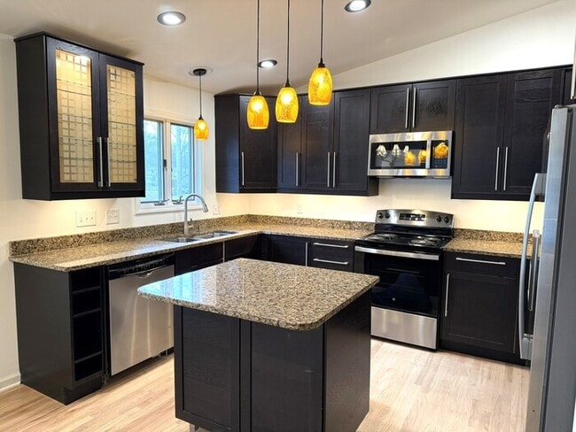 Building Photo - Contemporary 3-Bed House in Fort Mill SC