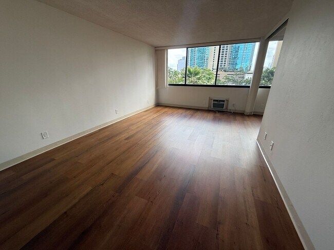 Building Photo - Kukui Plaza Ewa Tower 1 bedroom 1 bath with 1 parking available now