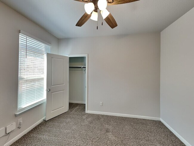 Building Photo - 116 Birch Frst Ln