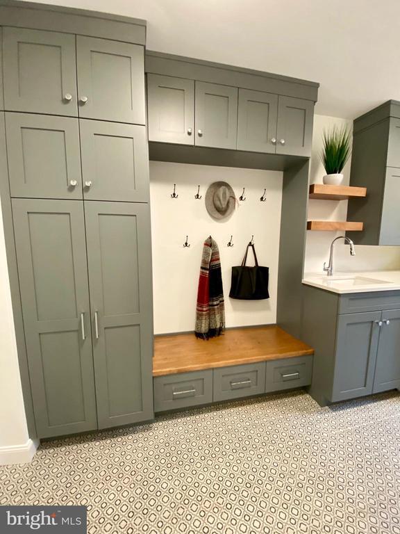 Building Photo - 3682 Hancock Ln