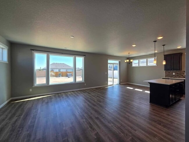 Building Photo - Stunning 3 Bedroom Home In Quincy!