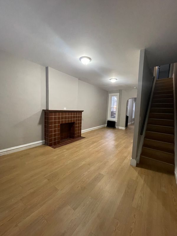 Building Photo - 1335 N 10th St