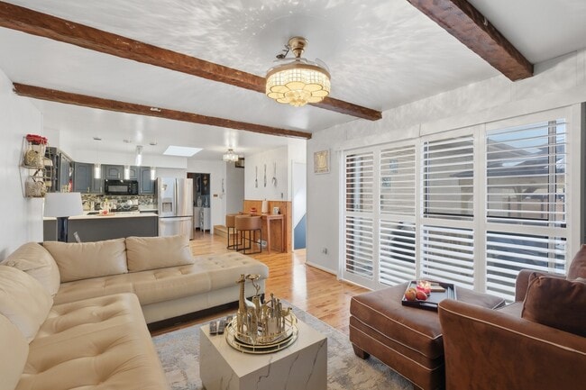 Building Photo - 9728 S Tripp Ave