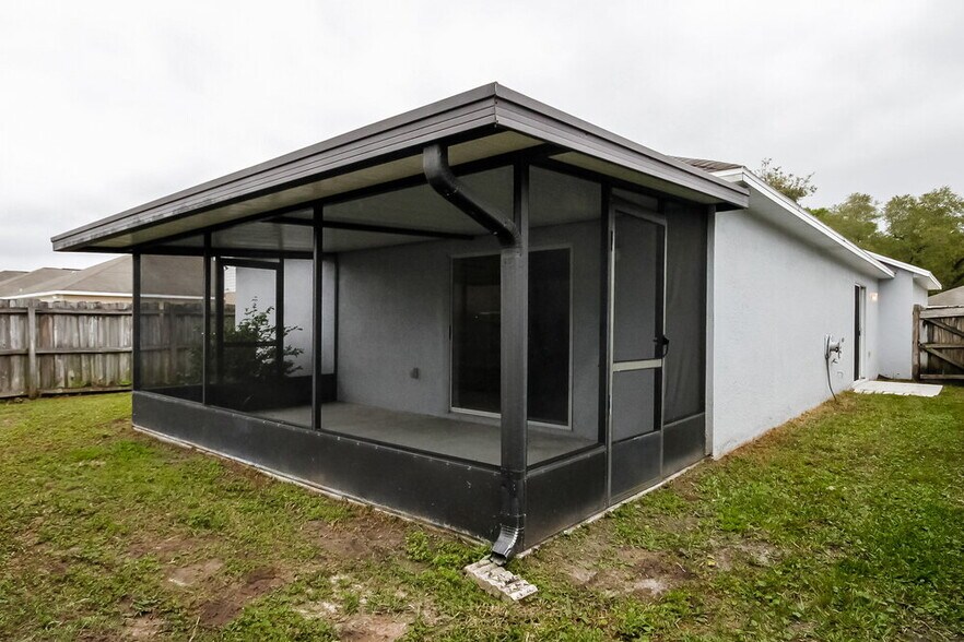 Building Photo - 30319 Birdhouse Dr