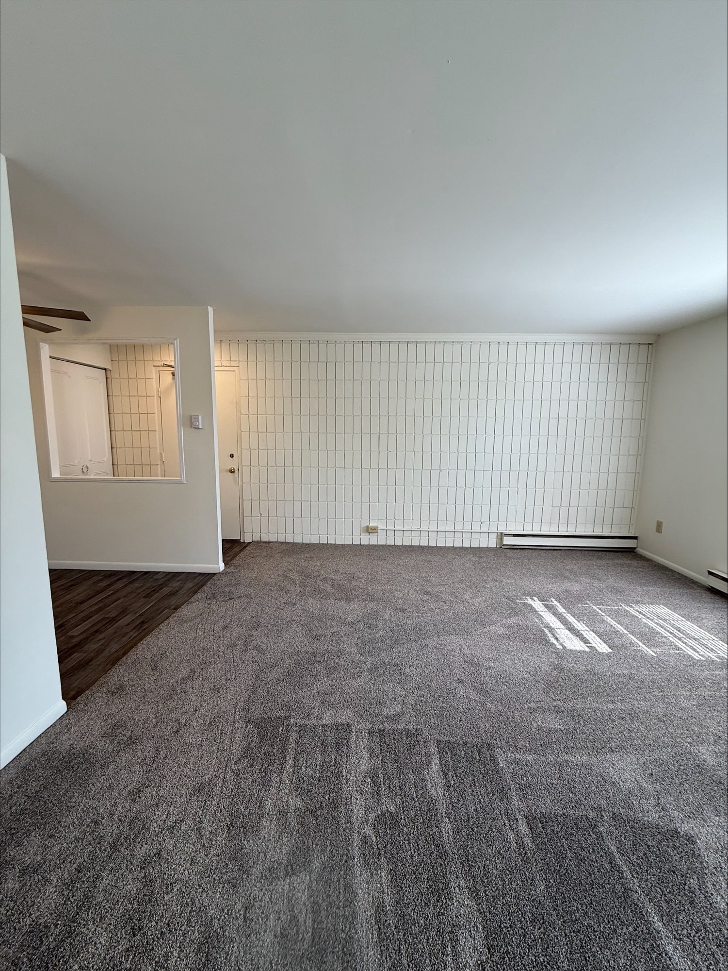 Living room - Cedar Ridge Apartments